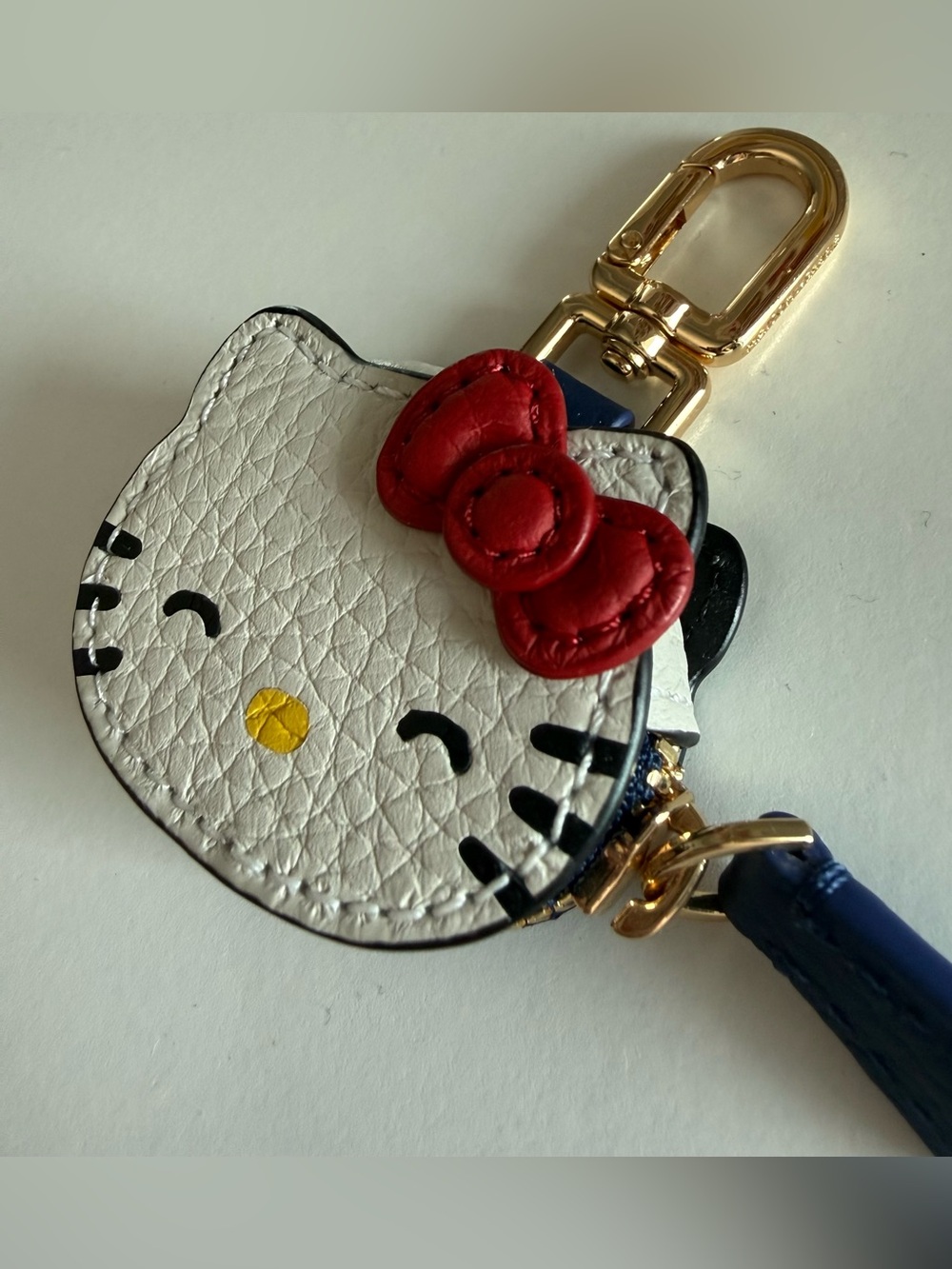 New without tags Maison de Sabre Sabremoji Hello Kitty Sanrio Rare Bag Charm